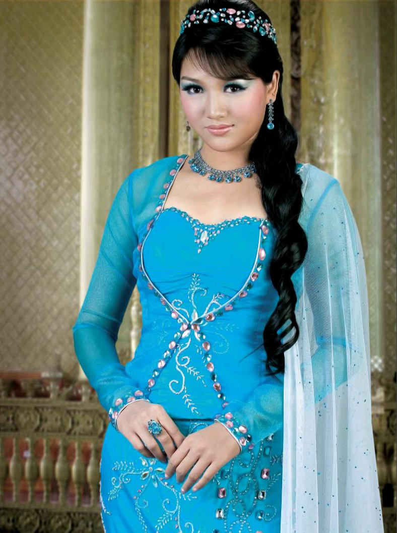 im dating a guy 9 years older from Enrique myanmar actoress sexy